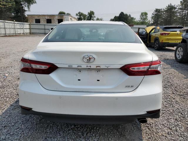  TOYOTA CAMRY 2018 Biały