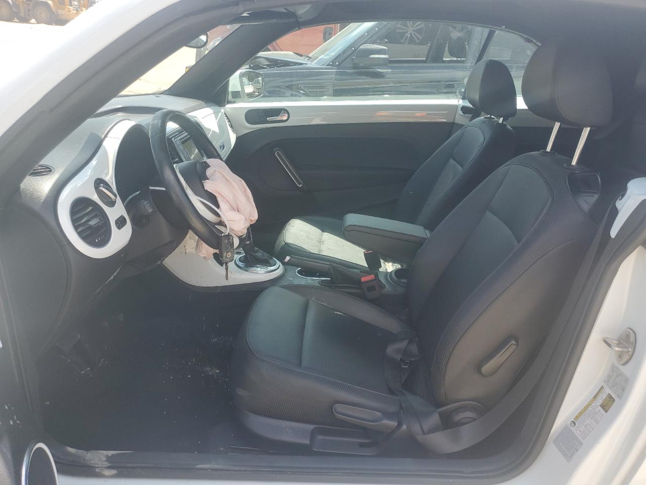 2018 Volkswagen Beetle S VIN: 3VW5DAAT2JM502304 Lot: 68676005