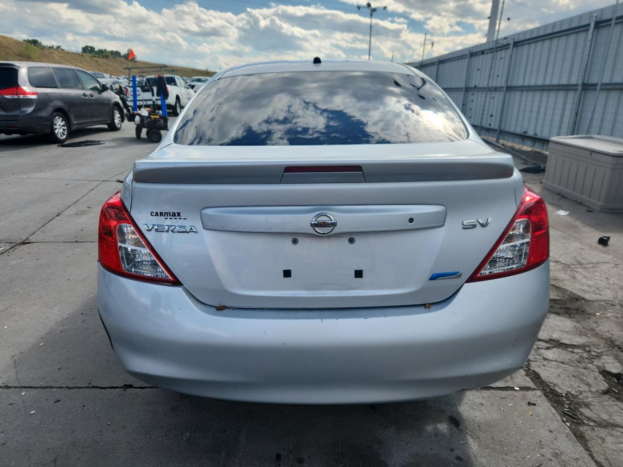 2013 Nissan Versa S VIN: 3N1CN7AP4DL869425 Lot: 70693145