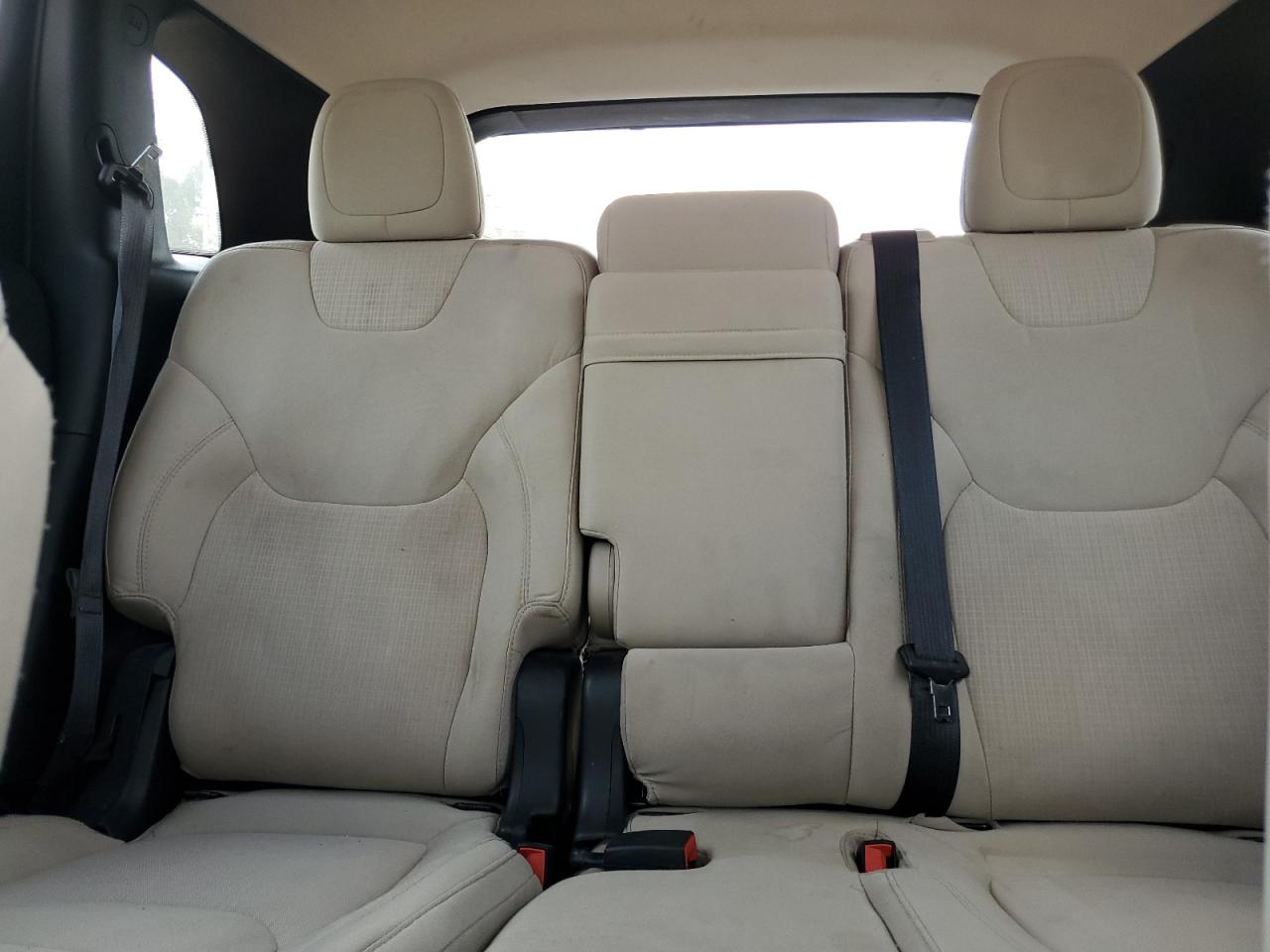 2015 Jeep Cherokee Latitude VIN: 1C4PJLCB0FW596369 Lot: 67411835