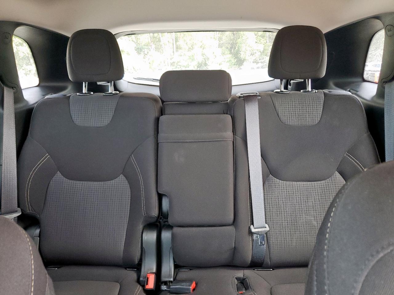 2017 Jeep Cherokee Latitude VIN: 1C4PJMCS9HW636473 Lot: 70962925