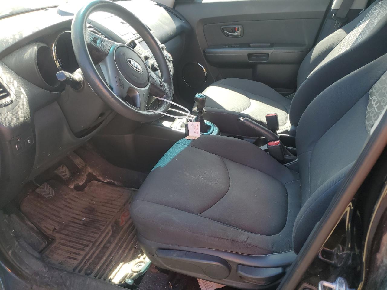 2011 Kia Soul + VIN: KNDJT2A25B7342724 Lot: 69228705