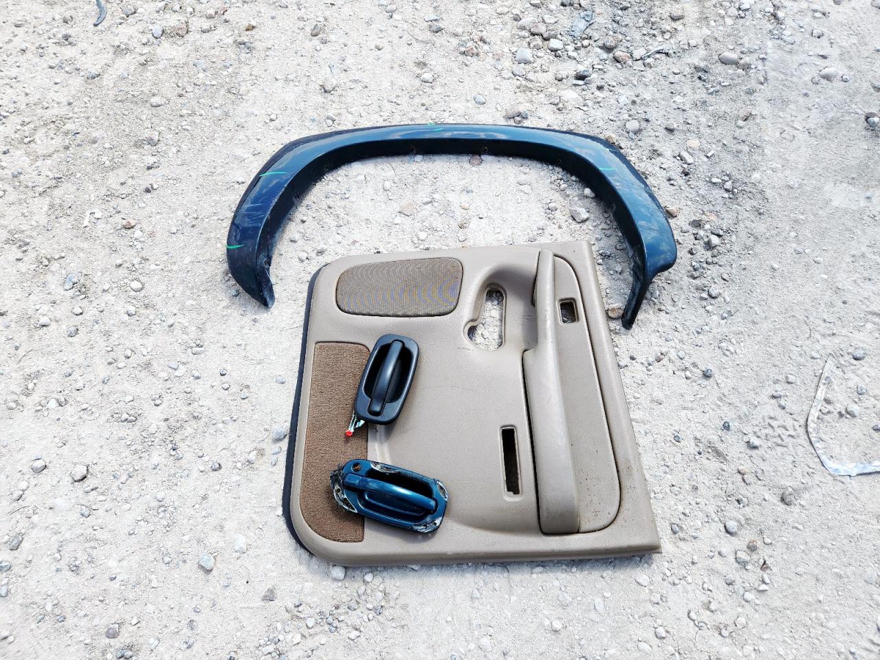 2005 Chevrolet Suburban C1500 VIN: 3GNEC16ZX5G236299 Lot: 70506975