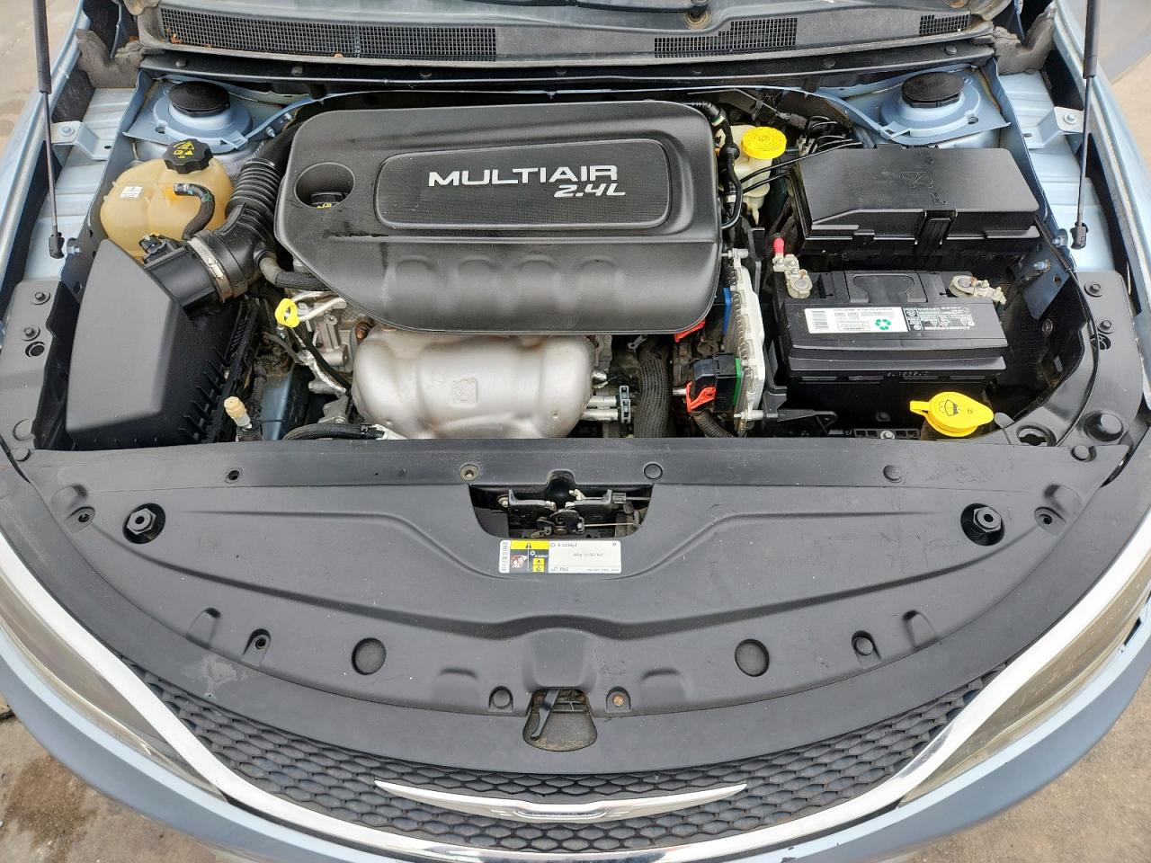 2015 Chrysler 200 Limited VIN: 1C3CCCABXFN712604 Lot: 70784595