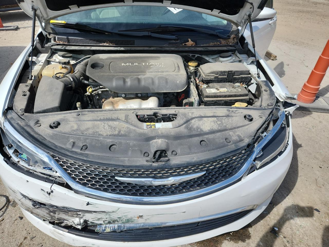 2015 Chrysler 200 Limited VIN: 1C3CCCAB5FN661495 Lot: 70582825