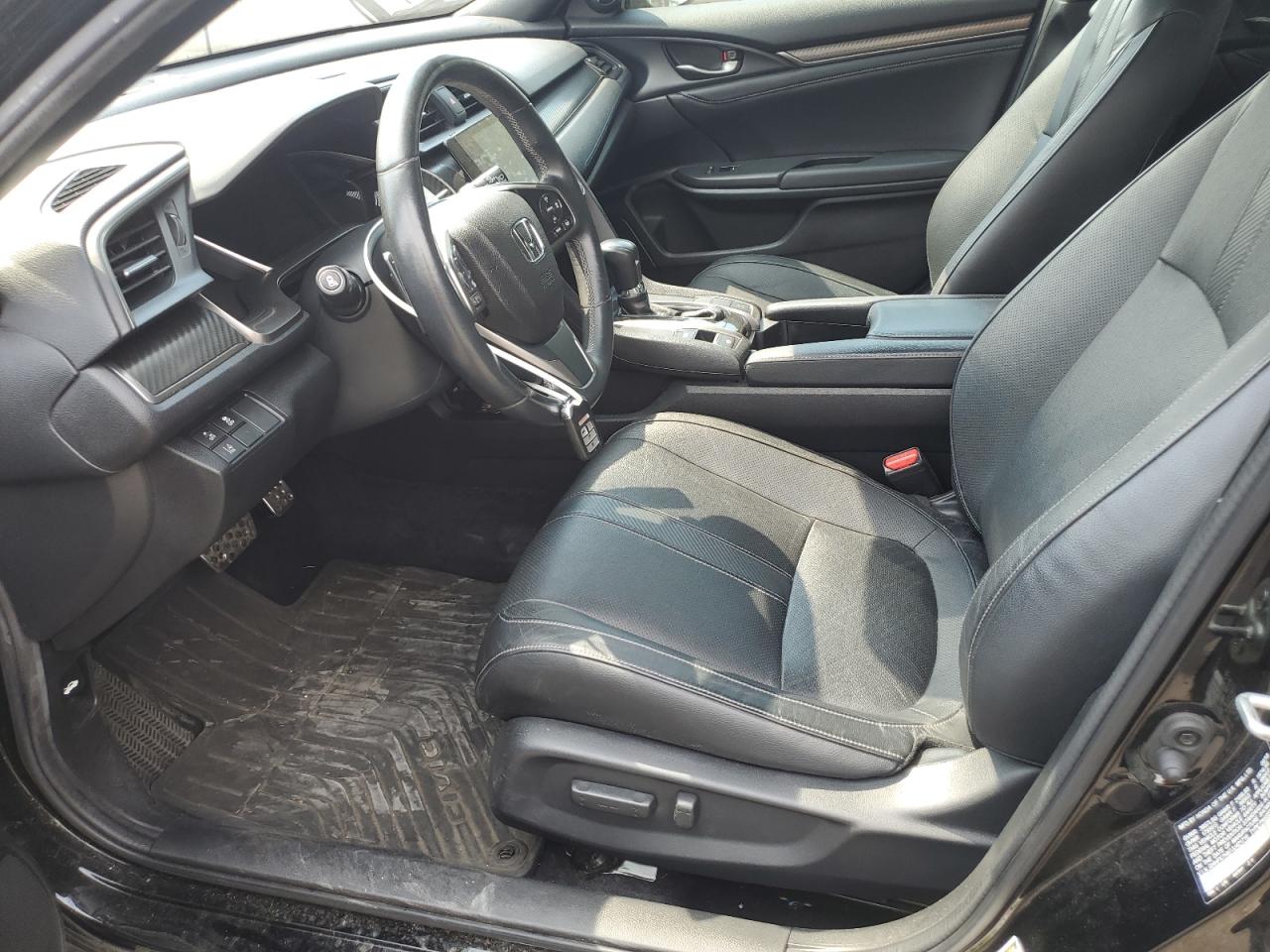 2018 Honda Civic Sport Touring VIN: SHHFK7H97JU421716 Lot: 69863445