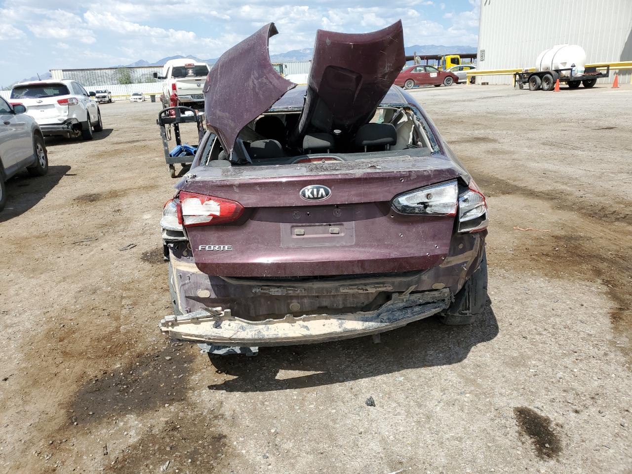 2017 Kia Forte Lx VIN: 3KPFK4A72HE125799 Lot: 70288295