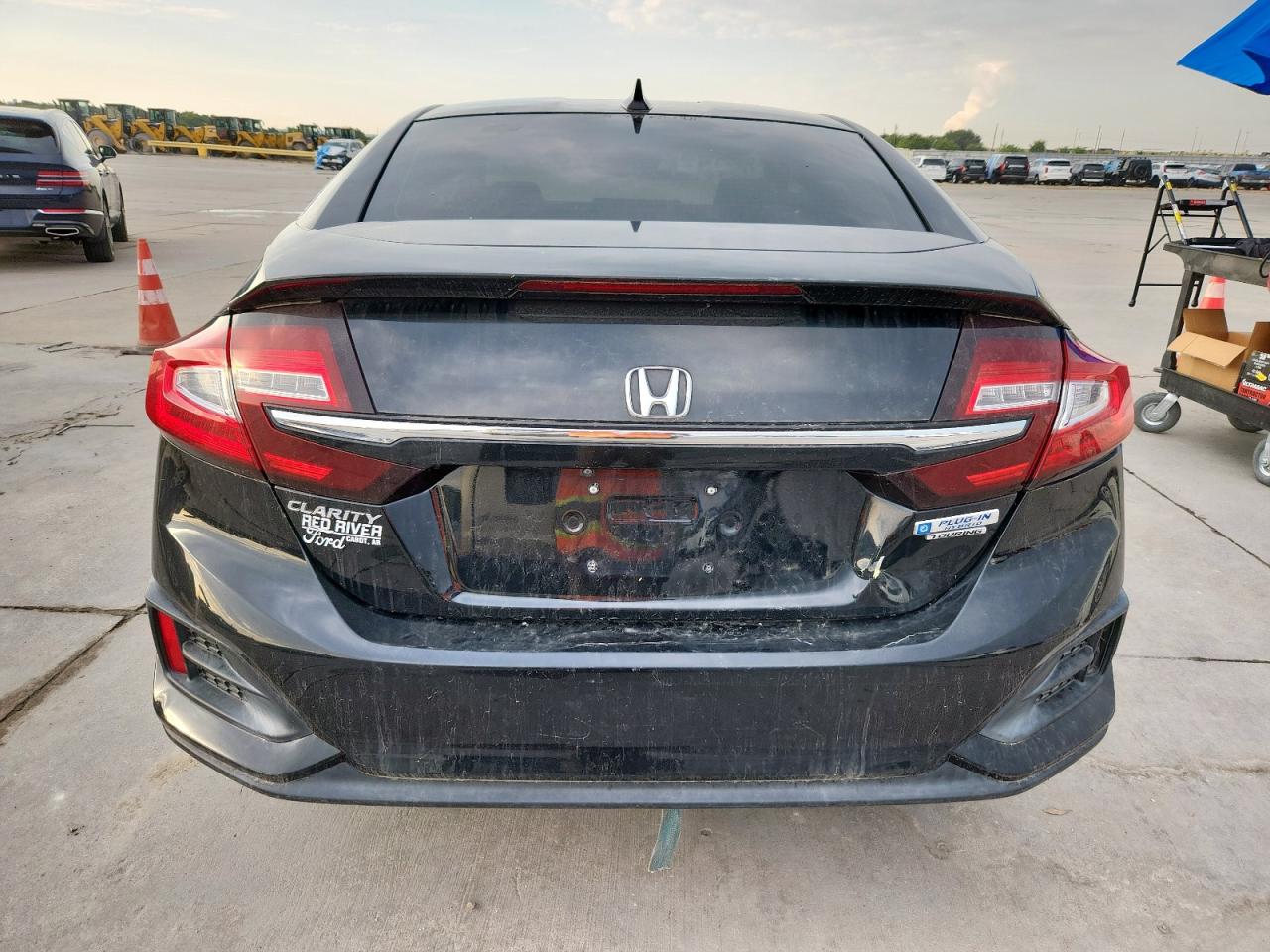 2018 Honda Clarity Touring VIN: JHMZC5F39JC014524 Lot: 69816355