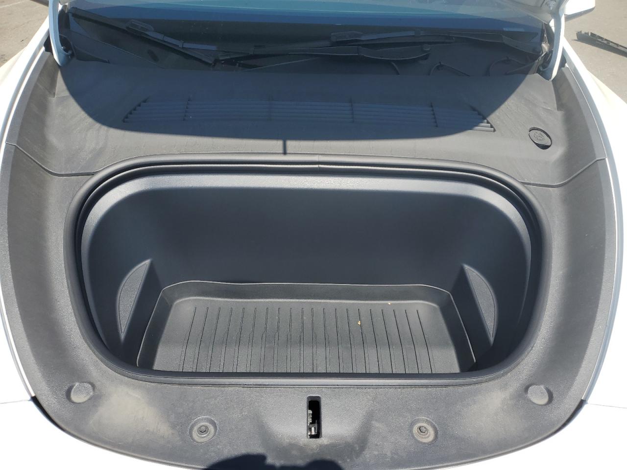 2024 Tesla Model Y VIN: 7SAYGDEE5RA225507 Lot: 68337275