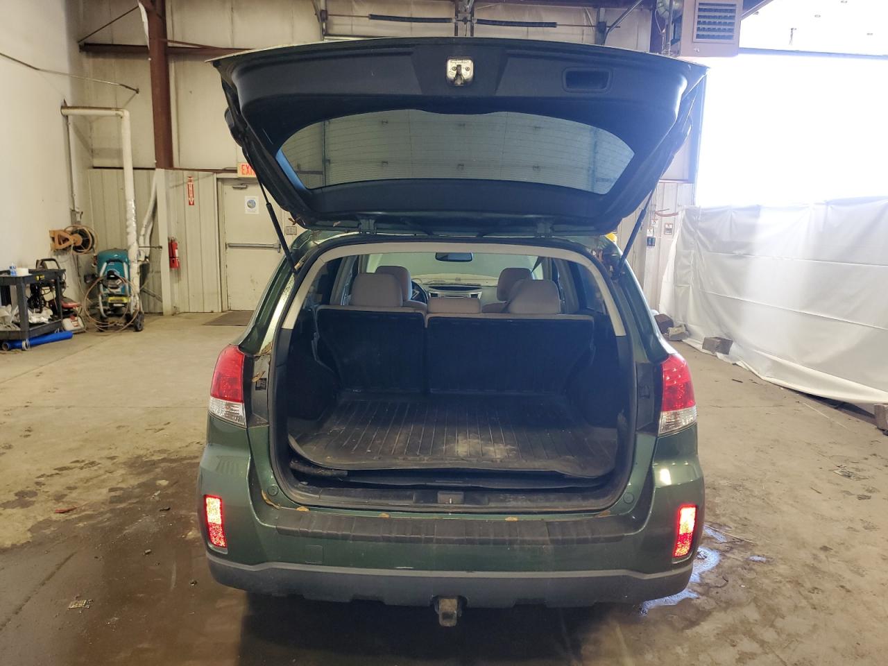 2014 Subaru Outback 2.5I Premium VIN: 4S4BRBDCXE3276542 Lot: 70523055