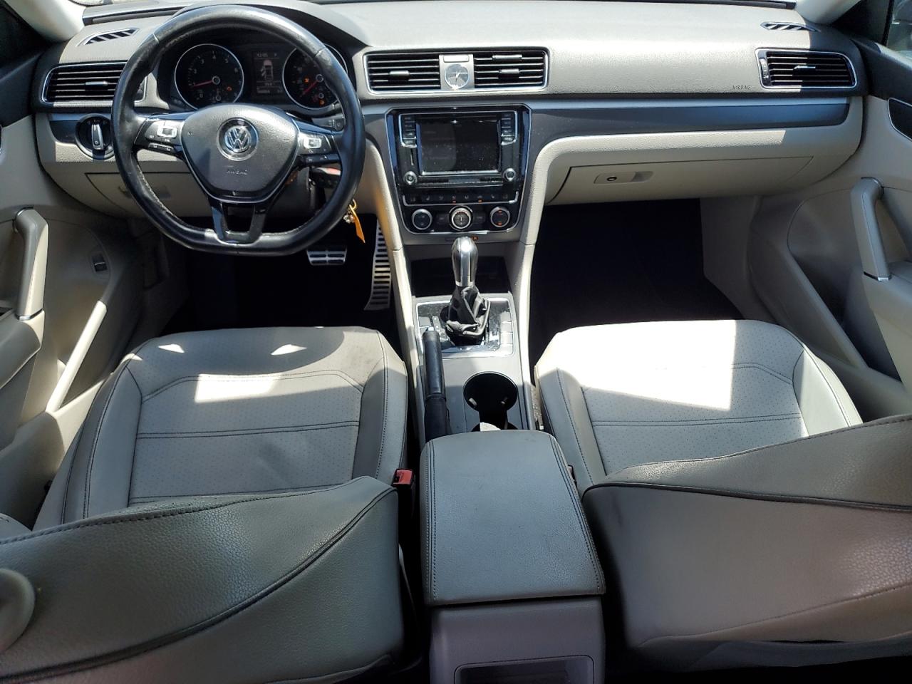 2017 Volkswagen Passat R-Line VIN: 1VWDT7A35HC040608 Lot: 84032565