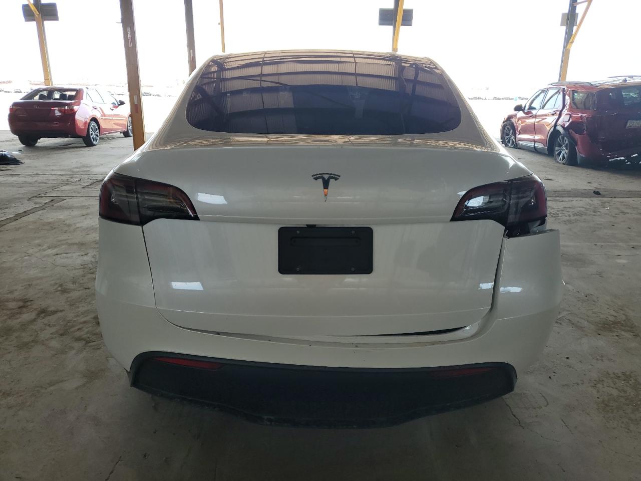 2024 Tesla Model Y VIN: 7SAYGDED7RF103614 Lot: 70199445