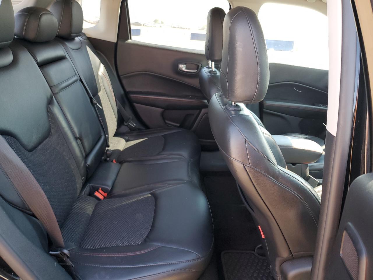 2018 Jeep Compass Trailhawk VIN: 3C4NJDDB8JT129064 Lot: 68223505