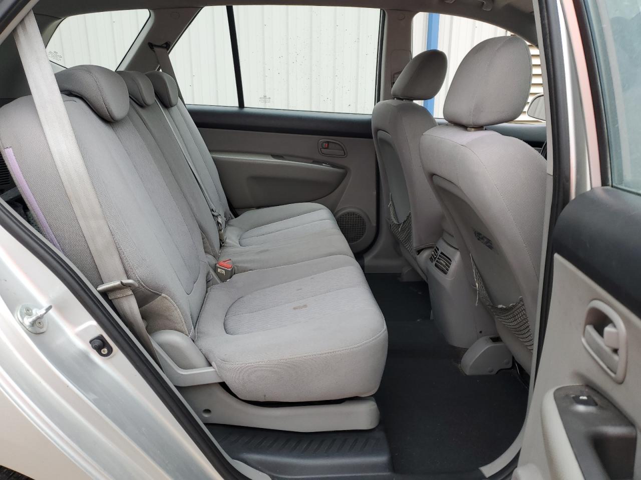 2009 Kia Rondo Base VIN: KNAFG528797261083 Lot: 70878915