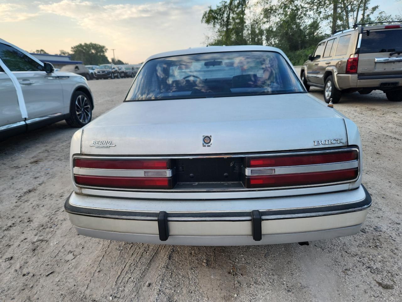 1988 Buick Regal Custom VIN: 2G4WB14W8J1411303 Lot: 69138235