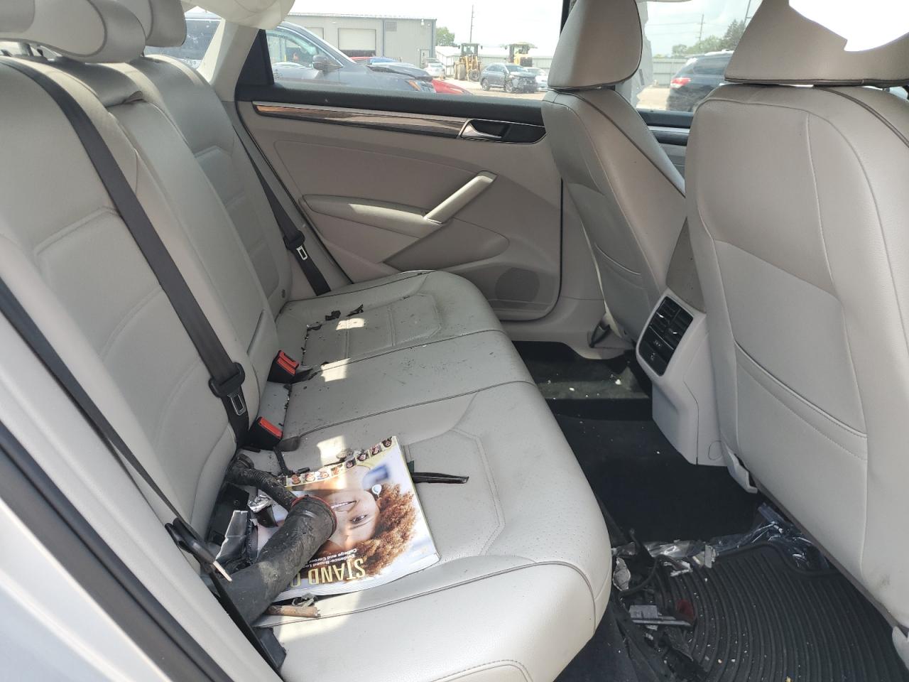 2018 Volkswagen Passat Se VIN: 1VWBA7A33JC005844 Lot: 69147655