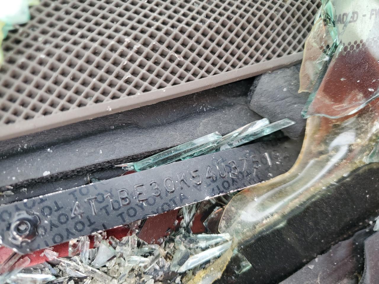 2004 Toyota Camry Le VIN: 4T1BE30K54U375194 Lot: 69474325