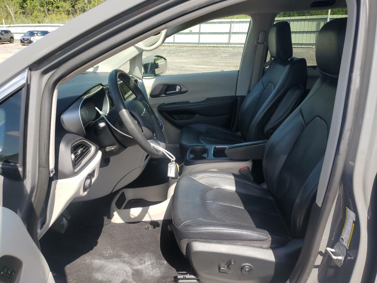 2022 Chrysler Pacifica Touring L VIN: 2C4RC1BG9NR142584 Lot: 69337295