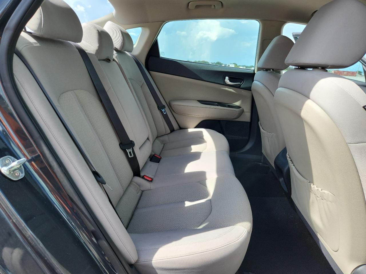 2016 Kia Optima Lx VIN: KNAGT4L31G5092524 Lot: 68892405