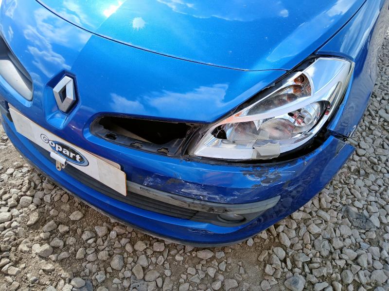 2011 RENAULT CLIO BIZU