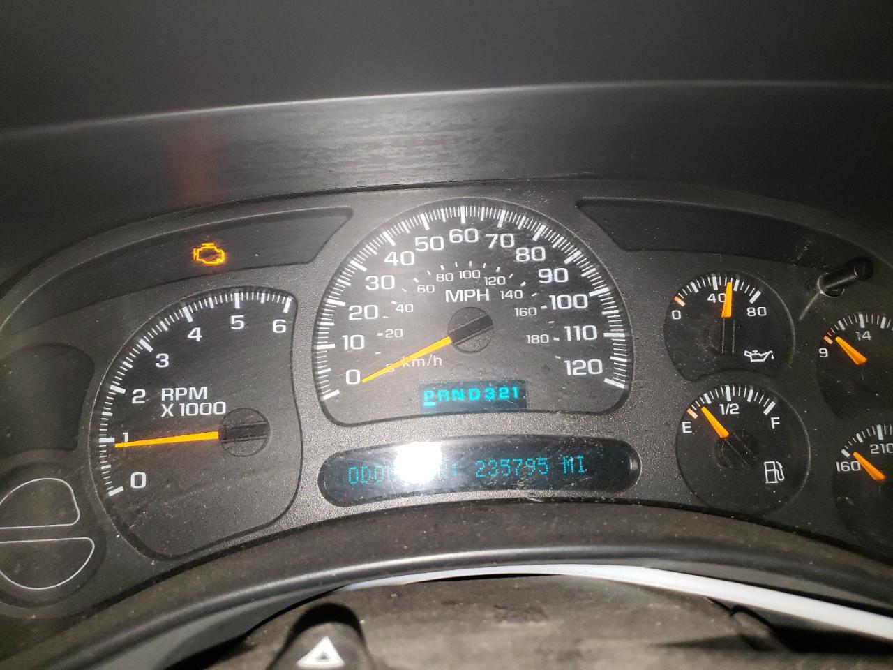 2004 Chevrolet Tahoe K1500 VIN: 1GNEK13V04J211560 Lot: 68352925