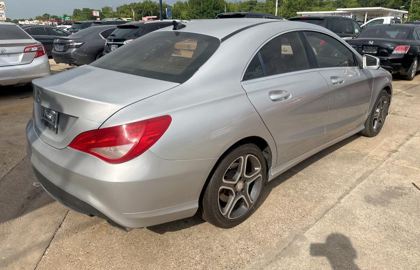 Sedans MERCEDES-BENZ CLA-CLASS 2014 Srebrny