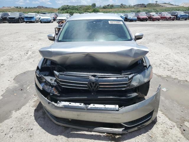 Sedans VOLKSWAGEN PASSAT 2014 Silver