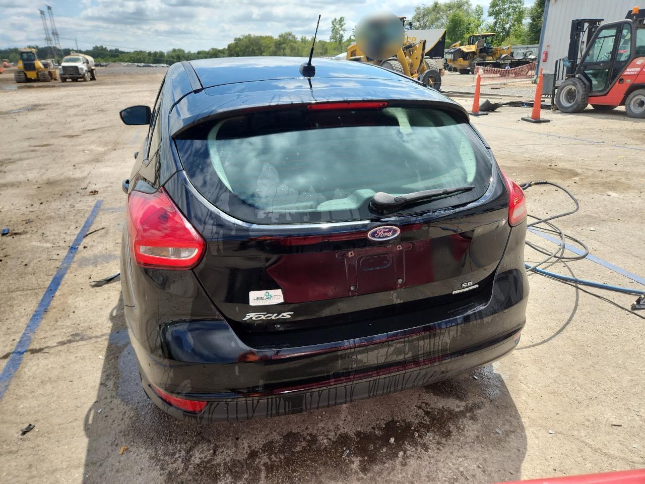 2016 Ford Focus Se VIN: 1FADP3K28GL386954 Lot: 69137095