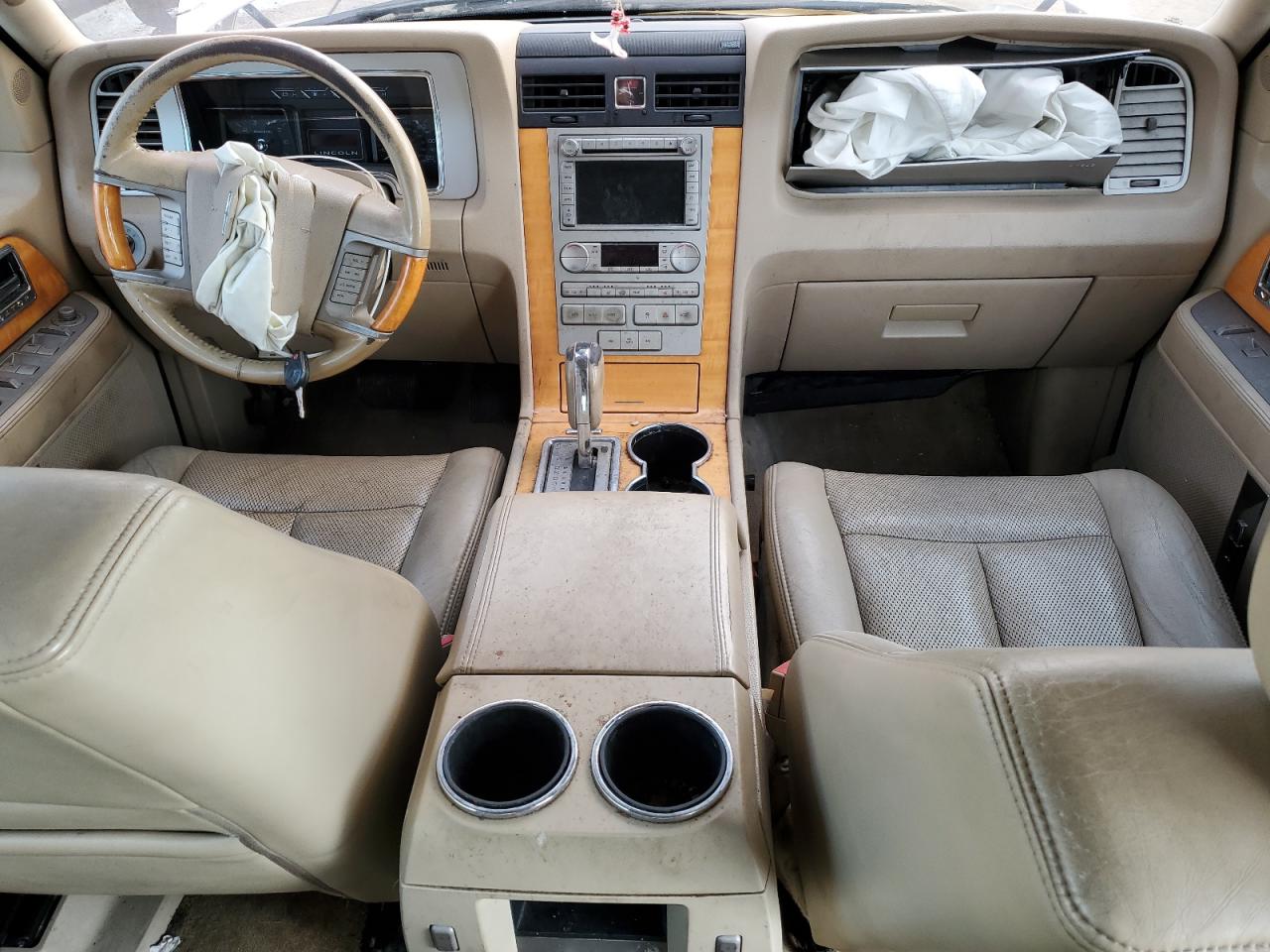 2010 Lincoln Navigator VIN: 5LMJJ2J57AEJ10872 Lot: 67198755