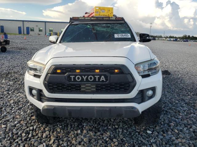  TOYOTA TACOMA 2018 Белы