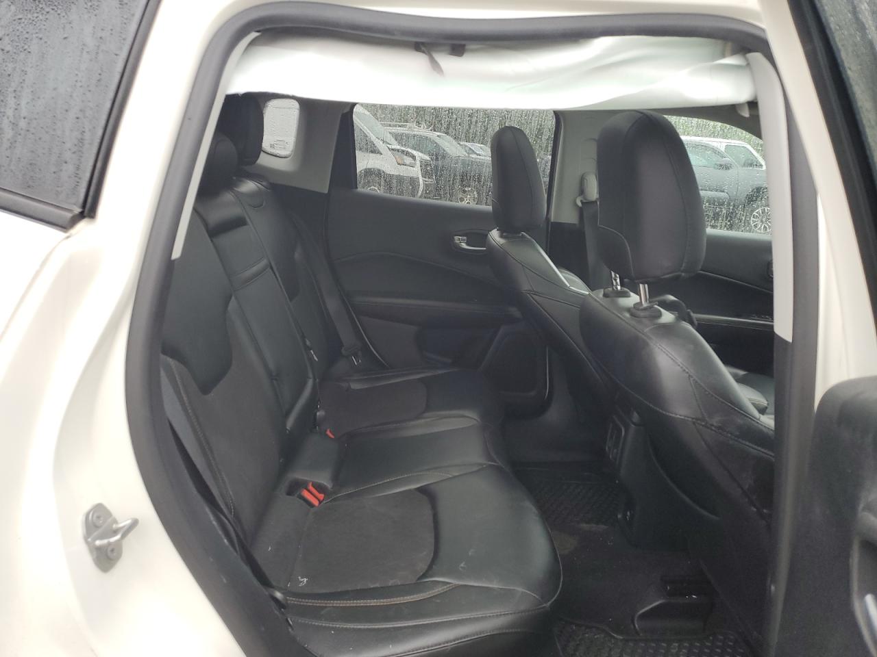 2018 Jeep Compass Latitude VIN: 3C4NJDBB5JT112726 Lot: 69066675