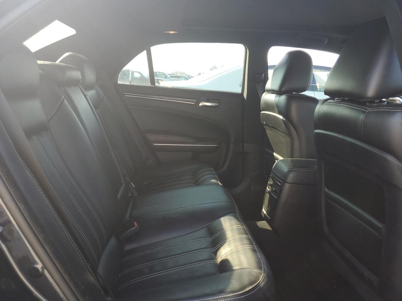 2019 Chrysler 300 S VIN: 2C3CCABT8KH580361 Lot: 67666035