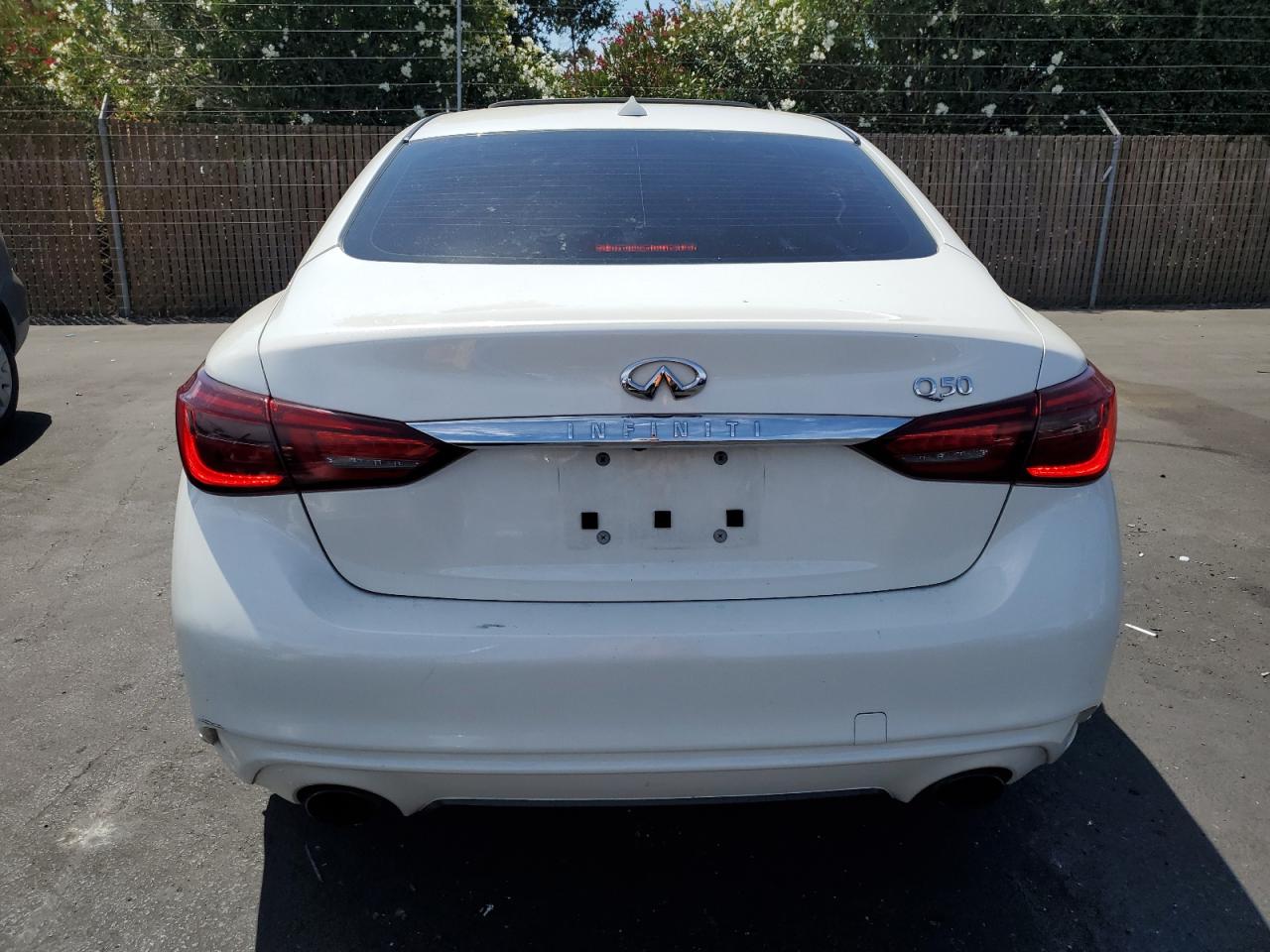 2018 Infiniti Q50 Luxe VIN: JN1EV7AP2JM366700 Lot: 70260855