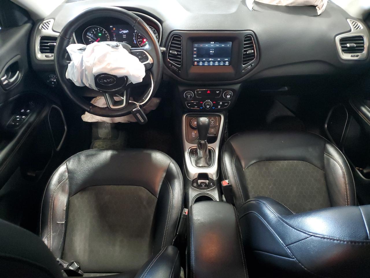 2018 Jeep Compass Latitude VIN: 3C4NJDBB3JT176683 Lot: 68567025