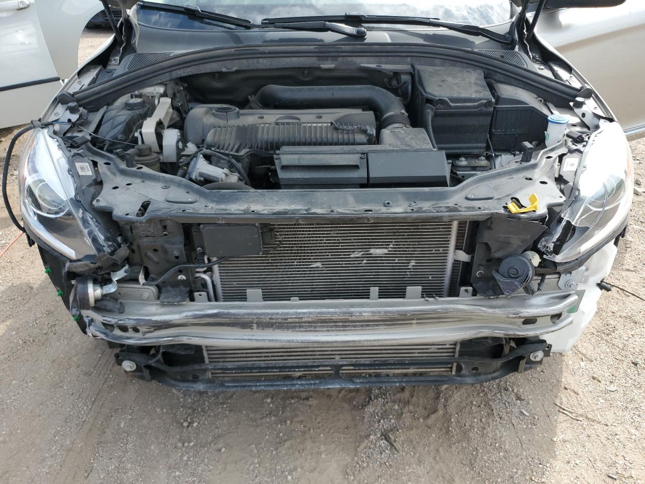 2016 Volvo Xc60 T5 Platinum VIN: YV4612RM2G2868960 Lot: 70384055