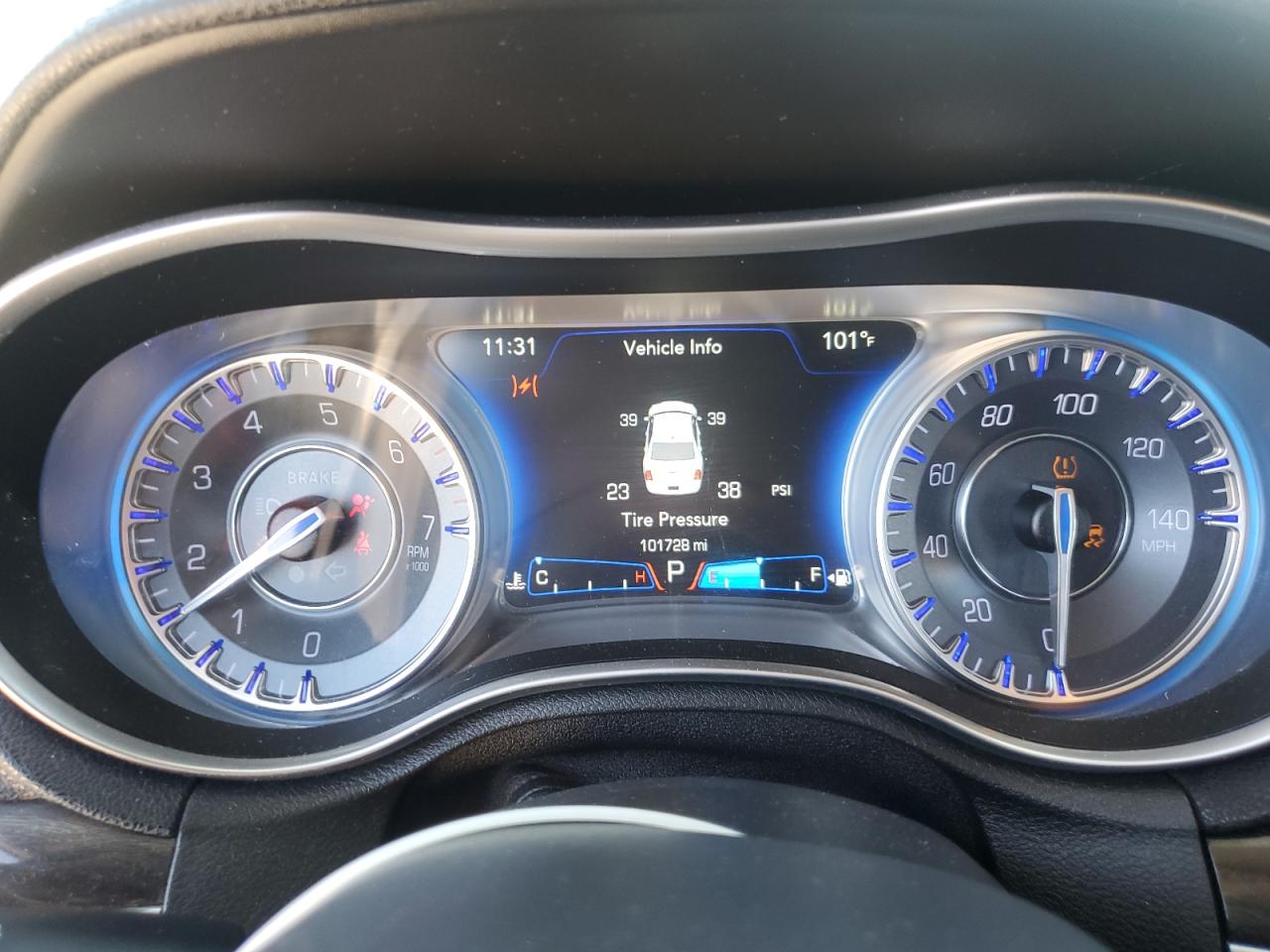 2015 Chrysler 300 Limited VIN: 2C3CCAAG1FH779746 Lot: 69328725