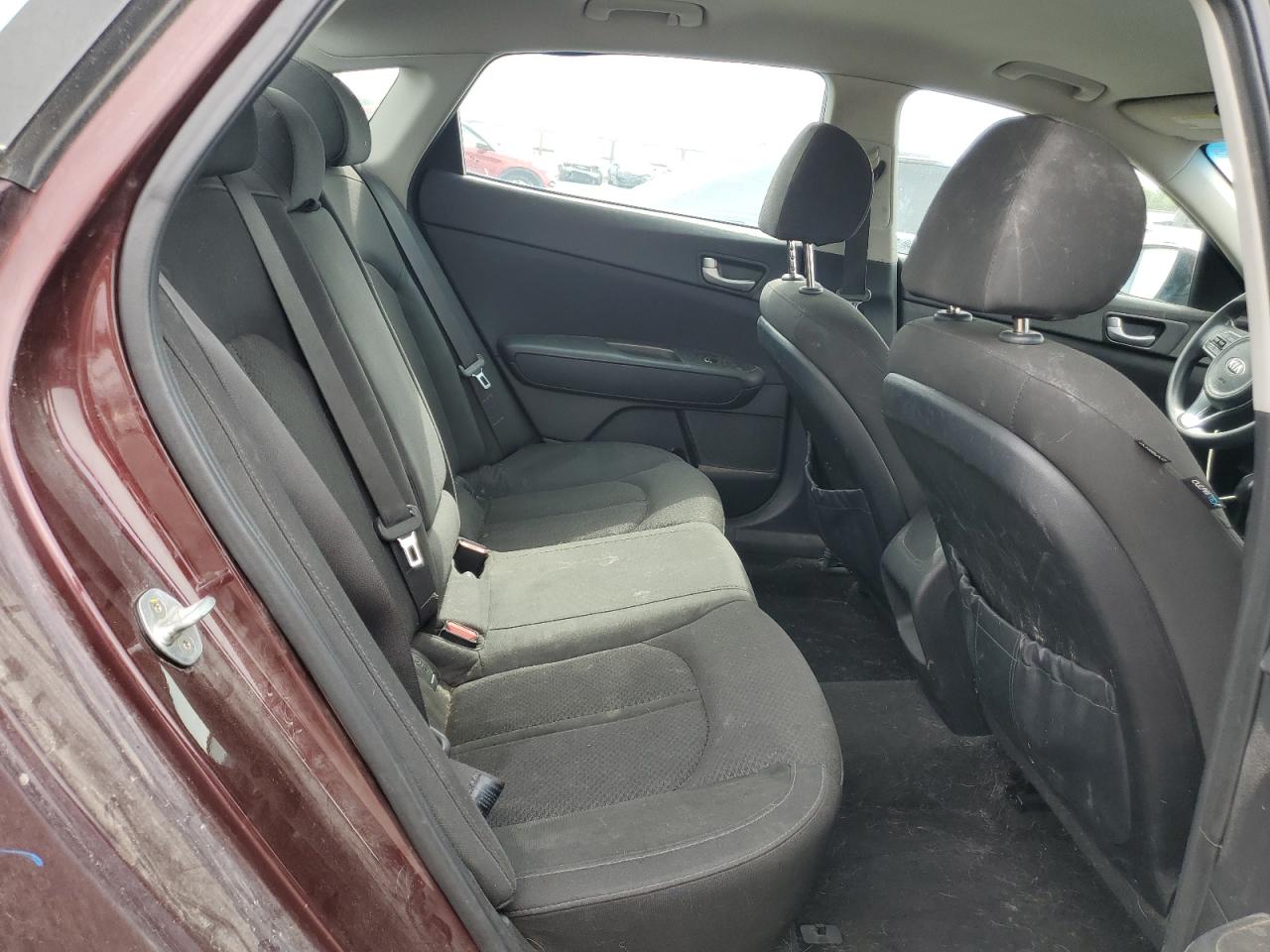 2017 Kia Optima Lx VIN: 5XXGT4L32HG128690 Lot: 70002125