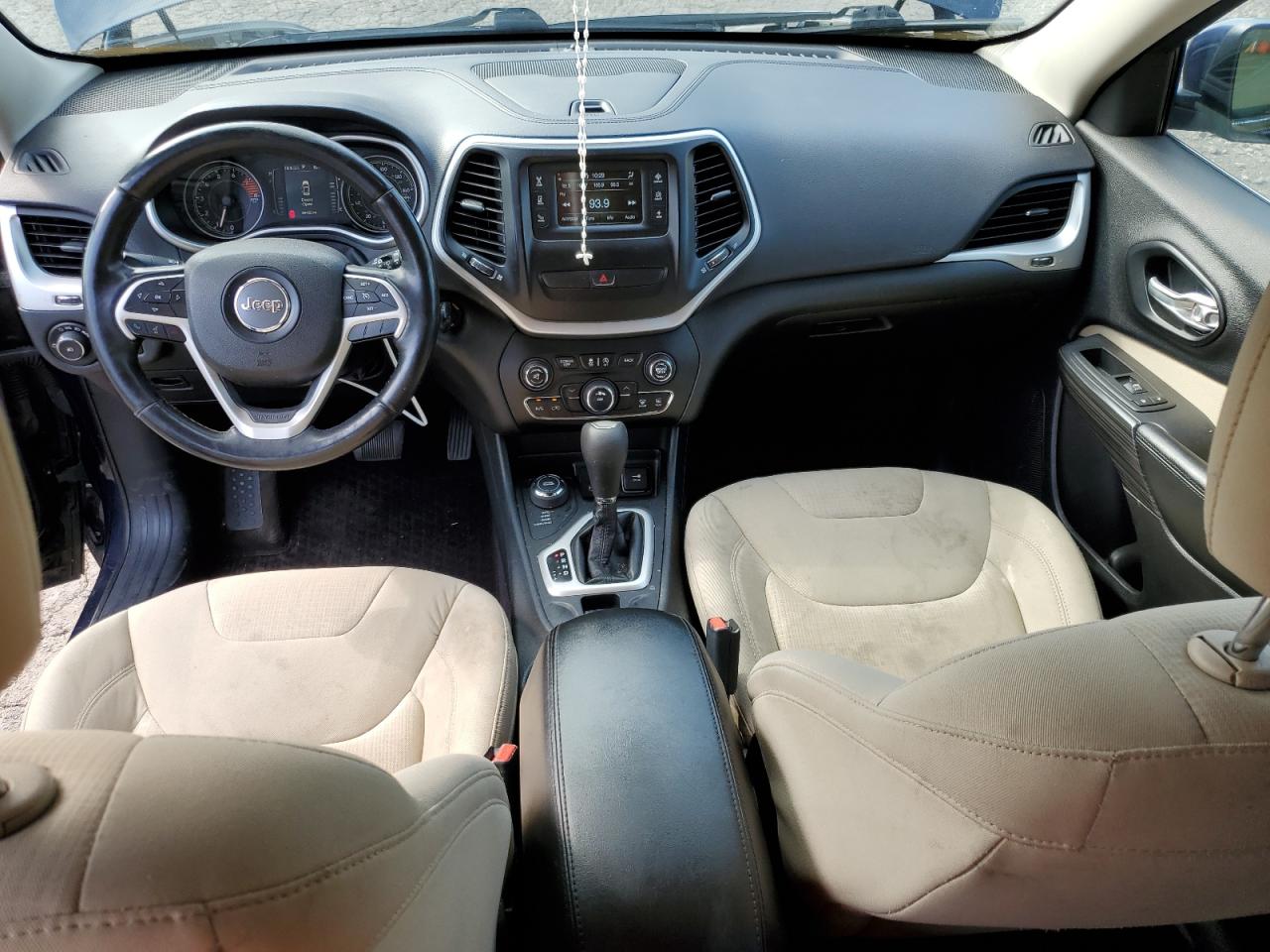 2016 Jeep Cherokee Latitude VIN: 1C4PJMCS5GW263236 Lot: 70124145