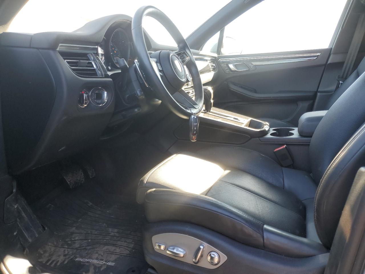 2023 Porsche Macan Base VIN: WP1AA2A51PLB21814 Lot: 70162885