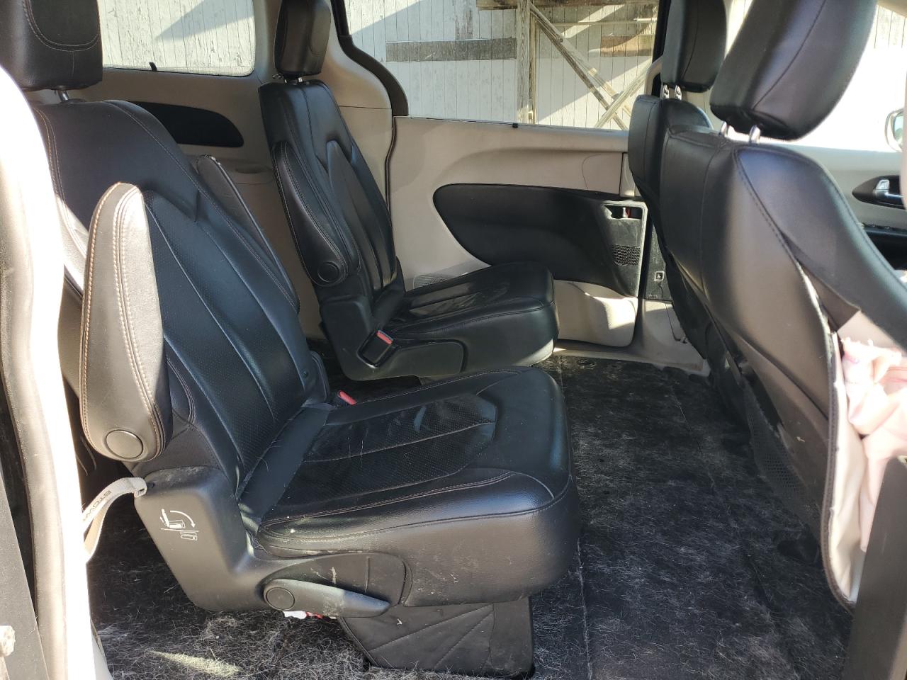 2019 Chrysler Pacifica Touring L VIN: 2C4RC1BG1KR665979 Lot: 69082205