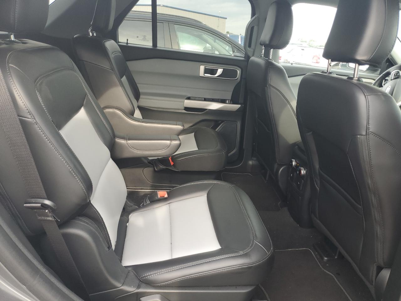 2024 Ford Explorer Xlt VIN: 1FMSK7DH2RGA33884 Lot: 69952655