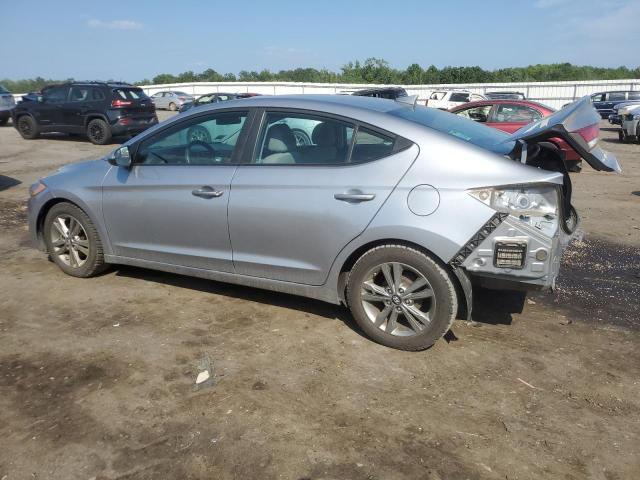 Sedans HYUNDAI ELANTRA 2017 Srebrny