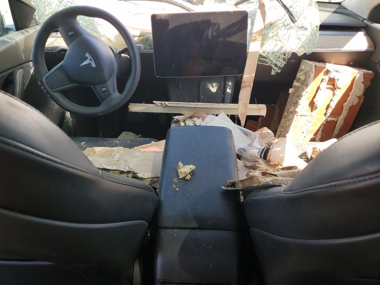 2022 Tesla Model Y VIN: 7SAYGAEE5NF379422 Lot: 70346405