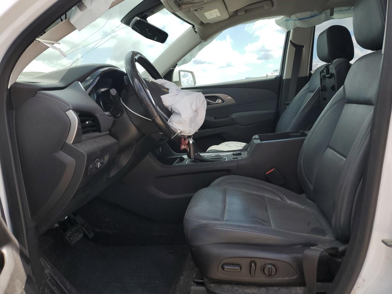 2019 Chevrolet Traverse Lt VIN: 1GNEVHKW5KJ251088 Lot: 69681405