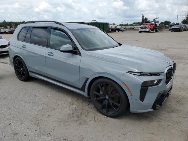  BMW X7 2025 Серебристый