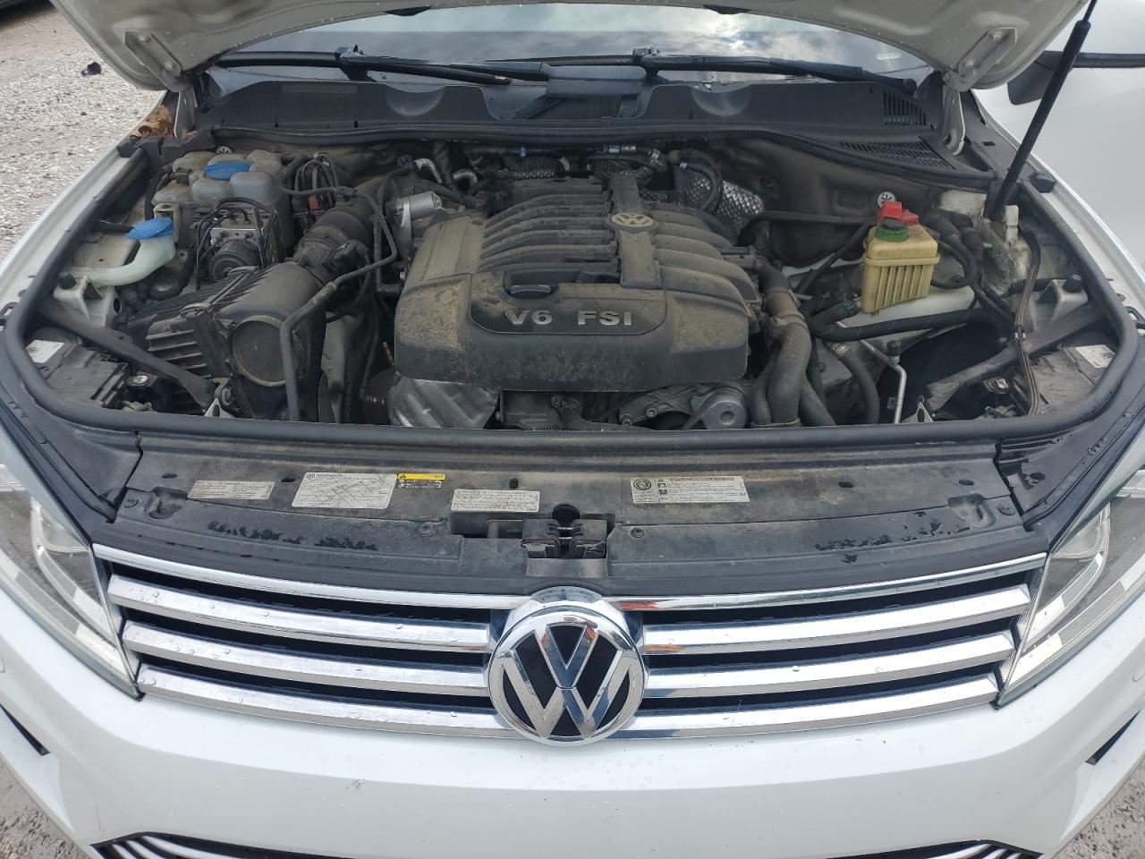2017 Volkswagen Touareg Wolfsburg VIN: WVGRF7BP2HD004883 Lot: 67345445