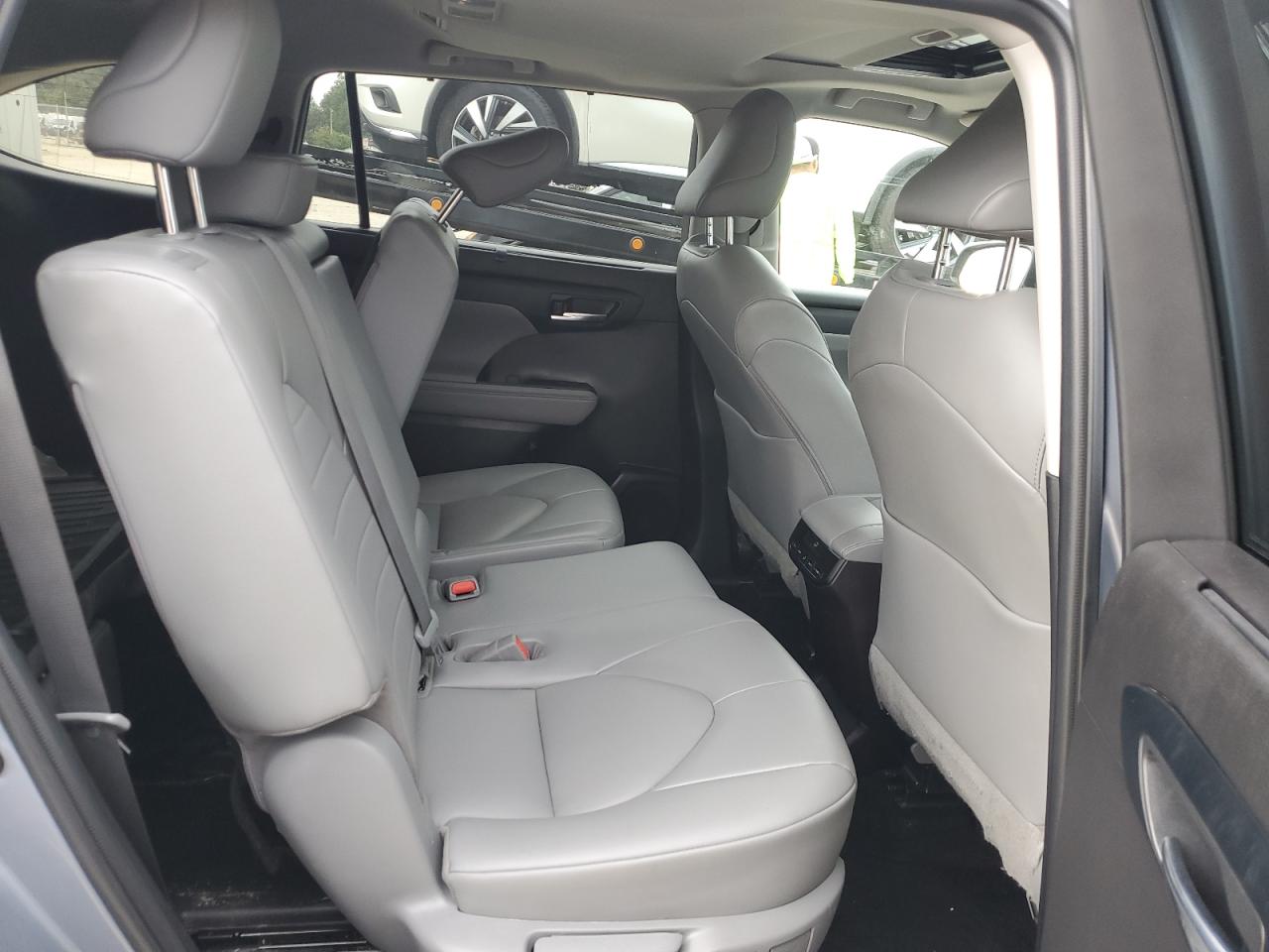 2022 Toyota Highlander Xle VIN: 5TDHZRBH2NS251736 Lot: 70069445