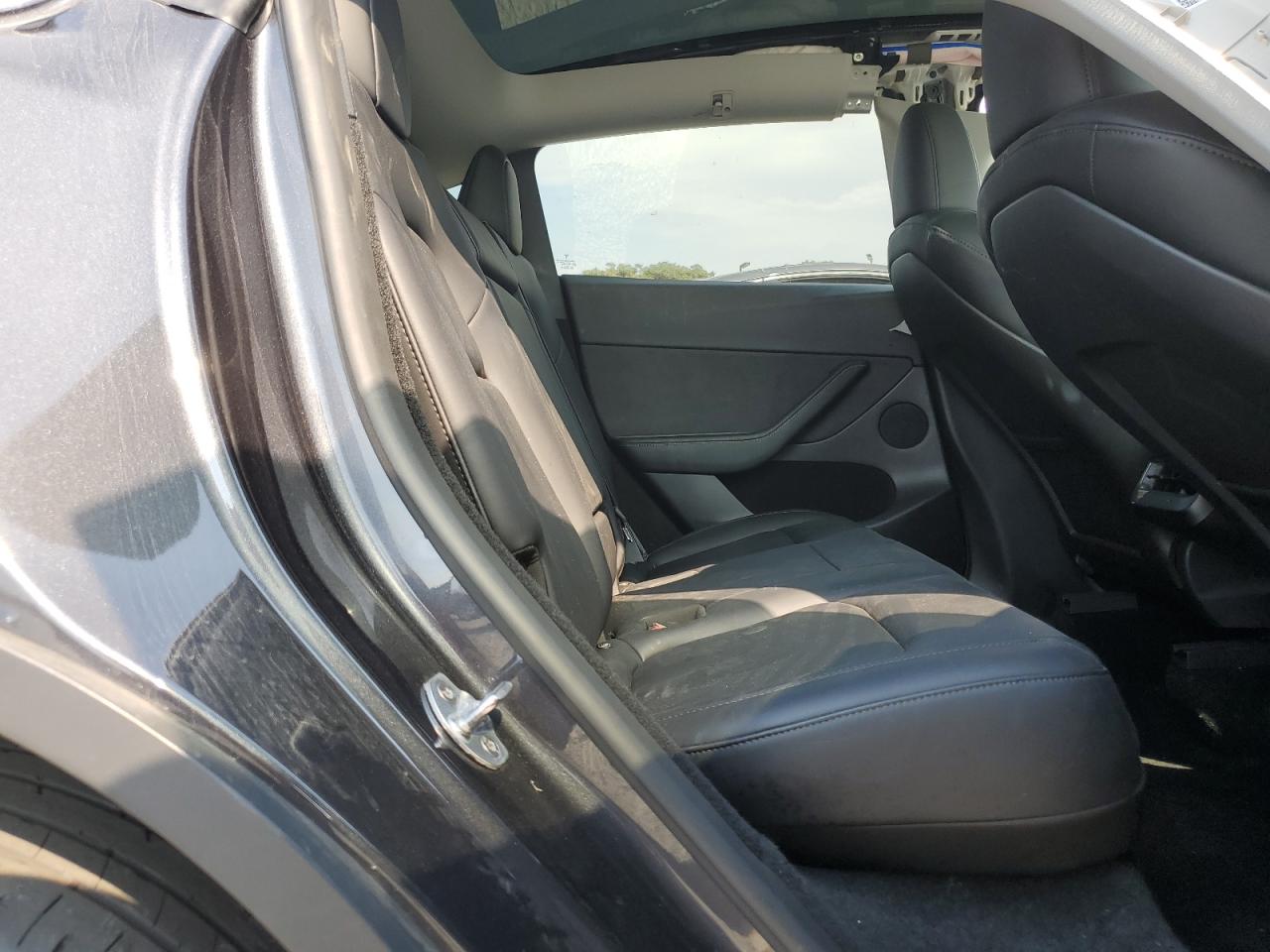 2024 Tesla Model Y VIN: 7SAYGDED0RF096554 Lot: 70220475