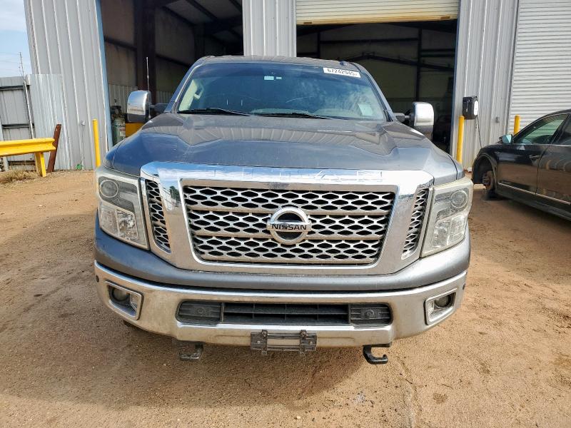 Пикапы NISSAN TITAN 2016 Серый
