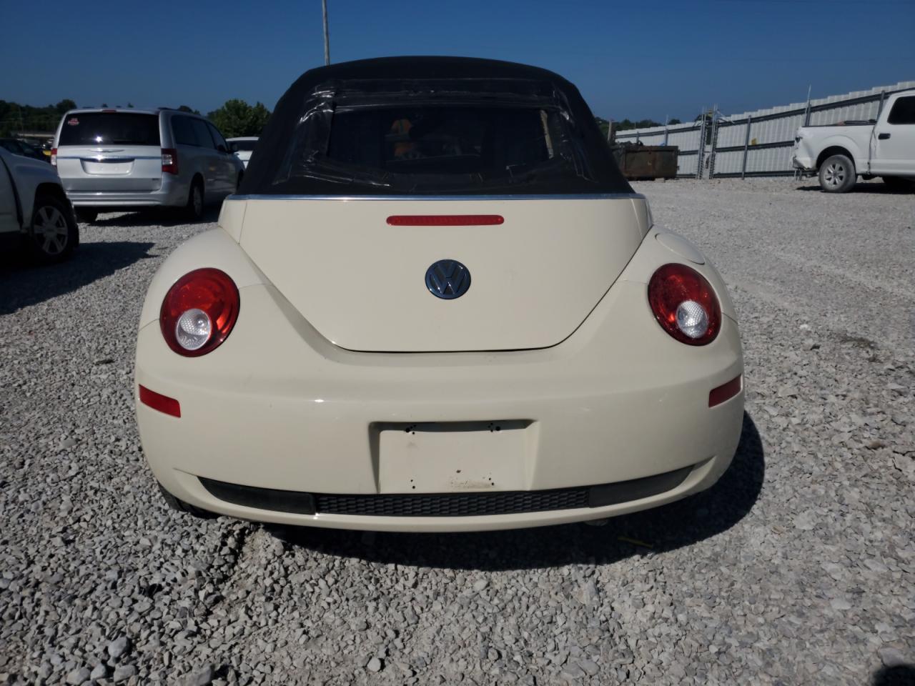 2006 Volkswagen New Beetle Convertible Option Package 1 VIN: 3VWRF31Y96M331187 Lot: 69423185